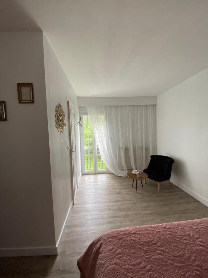 Le Vieux Moulin Bed & Breakfast Bouhet Екстериор снимка