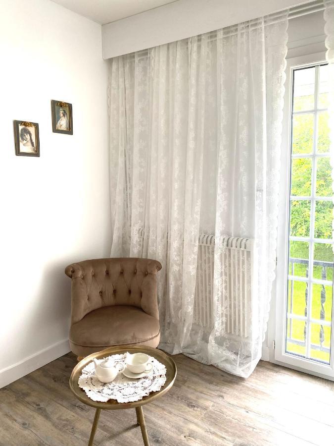 Le Vieux Moulin Bed & Breakfast Bouhet Екстериор снимка