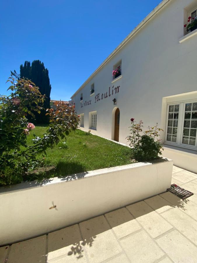 Le Vieux Moulin Bed & Breakfast Bouhet Екстериор снимка
