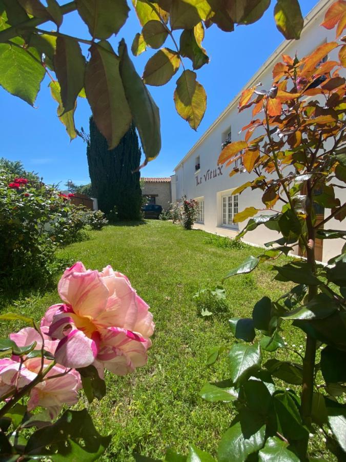 Le Vieux Moulin Bed & Breakfast Bouhet Екстериор снимка