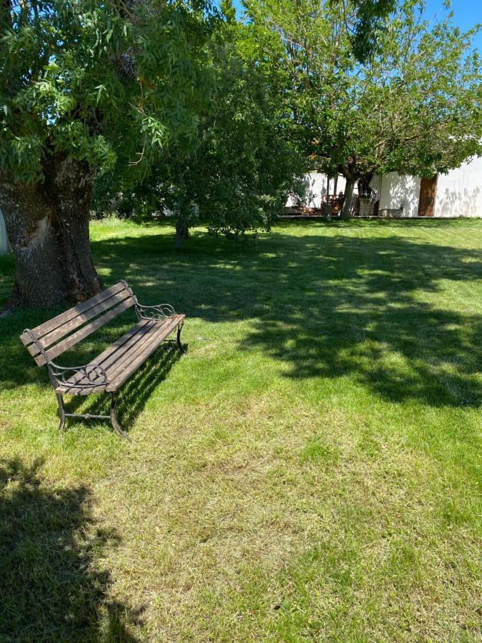 Le Vieux Moulin Bed & Breakfast Bouhet Екстериор снимка